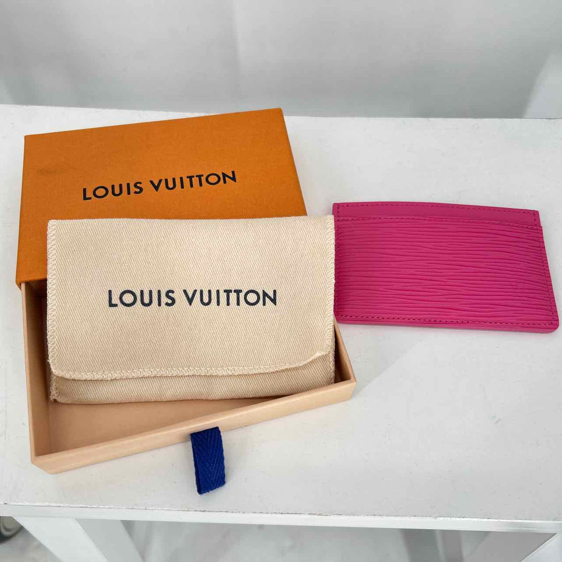 Louis Vuitton Fuchsia Epi Leather New LUXURY