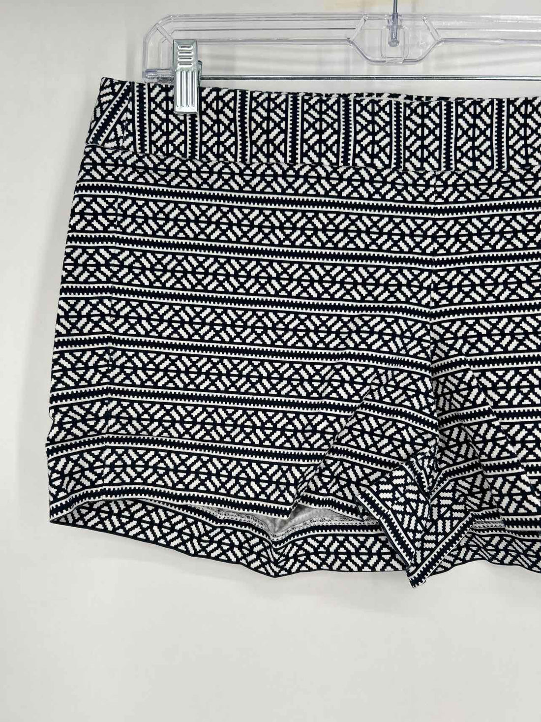 J Crew Size 8 White & Navy Print Shorts