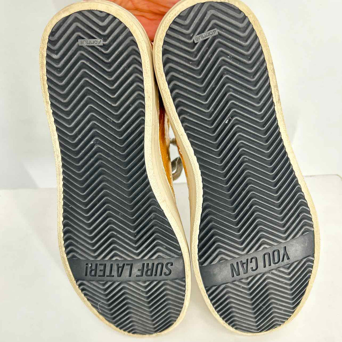 P448 Women Size 39 (8.5-9) Silver & Gold Sneakers