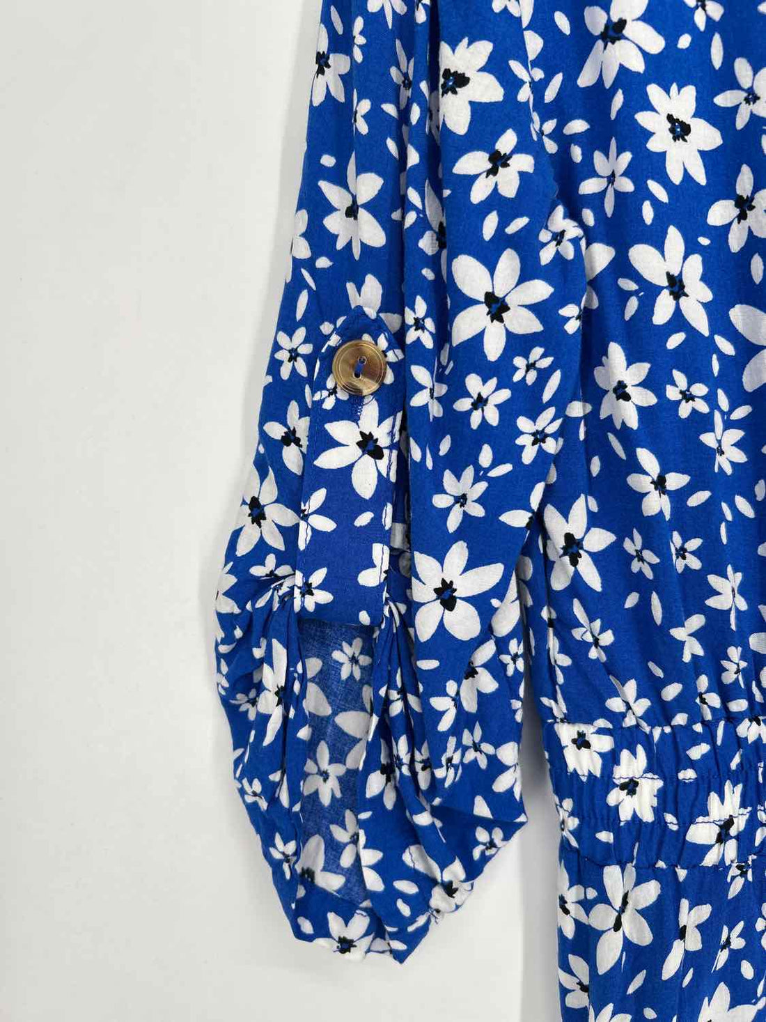 Calvin Klein Size 4 Blue & White Floral Long Sleeve Dress