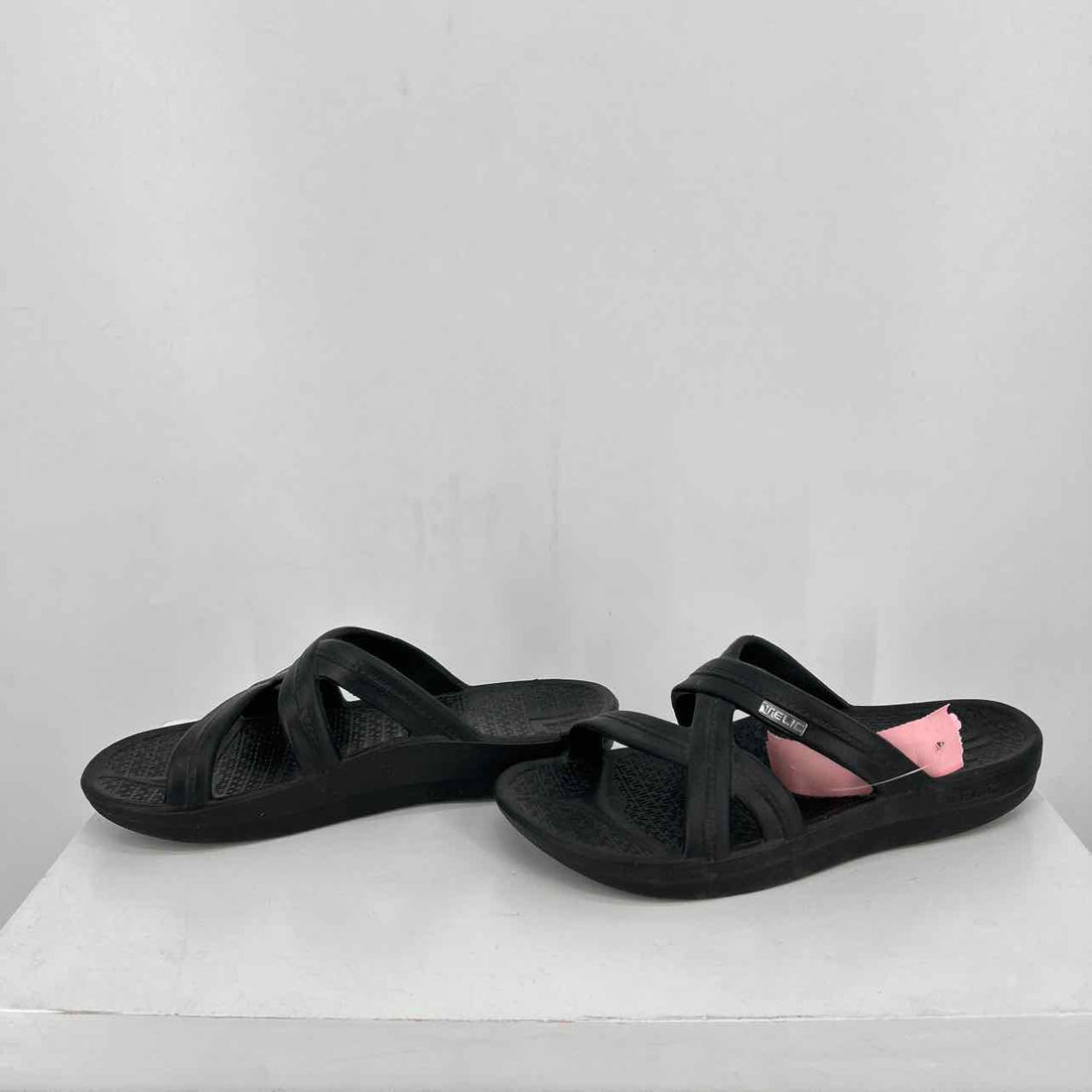 Telic Women Size XS Black Sandals