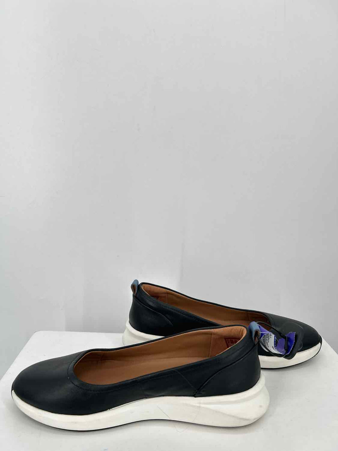 Clarks Un Rio Wedge Women Size 7 Black & White Loafers
