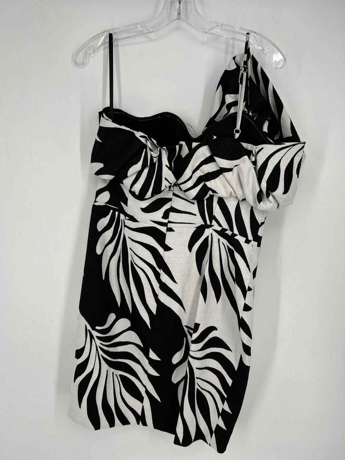 White House Black Market Size 8 Black & White One Shoulder Dress