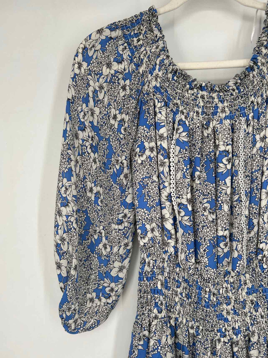 Parker Size XS Blue & White Floral Long Sleeve Dress