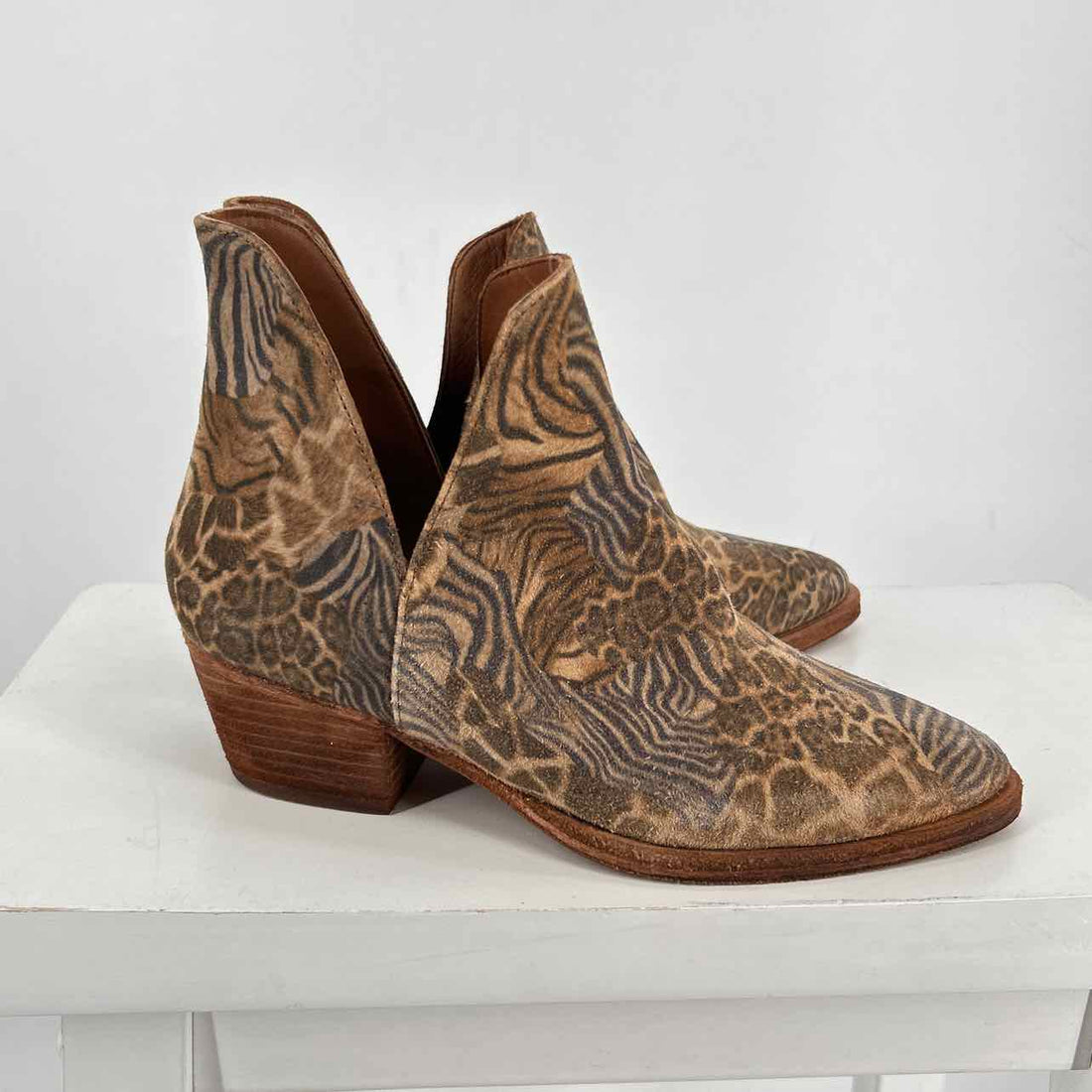 Free People Women Size 36 Animal Print Ankle Boot