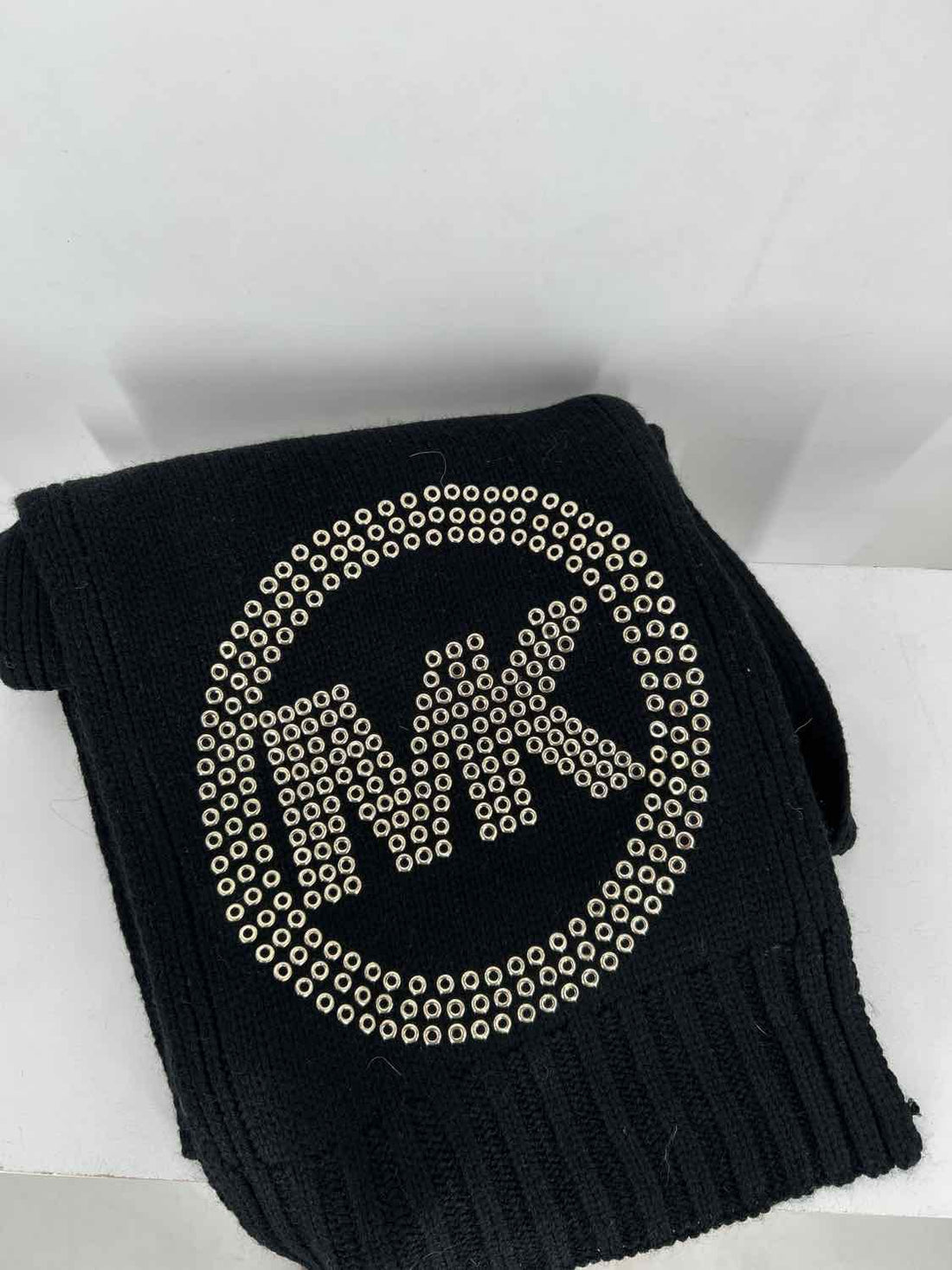 Michael Kors Size OS Black Scarves