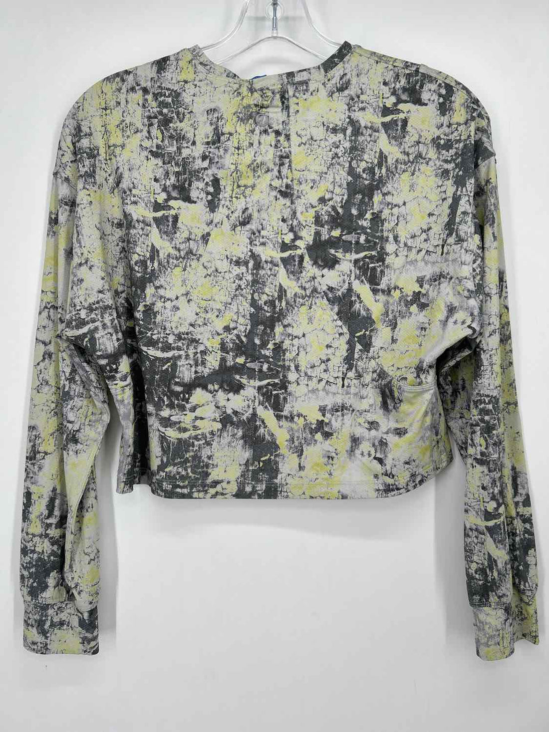 Lululemon Size M Gray & Yellow Long Sleeve Active Tops