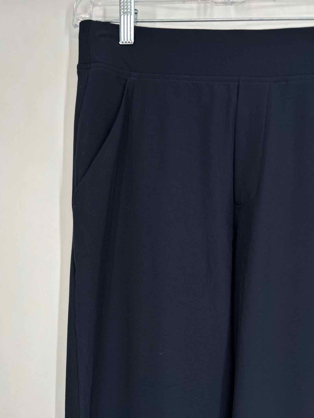 Athleta Size 6 Navy Active Pants