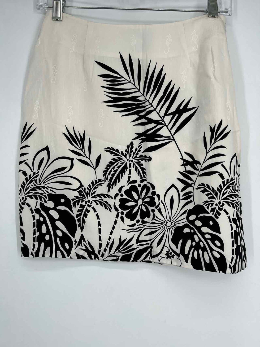 Tori Richard Size 2 Ivory Print Skirts