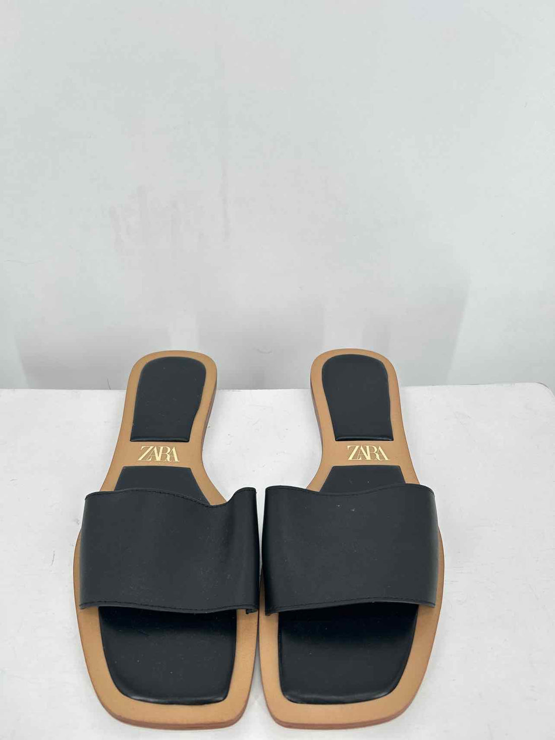 Zara Women Size 37 Black Sandals