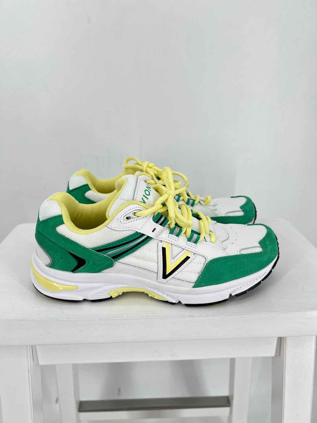 Vionic Women Size 7.5 Green & Yellow Sneakers