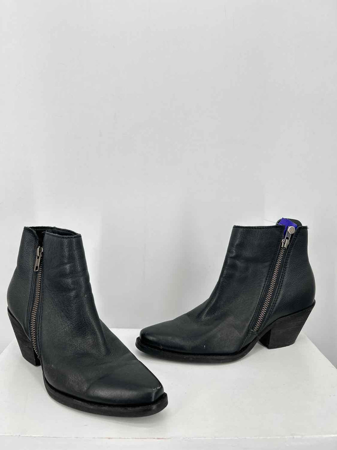 Dingo Women Size 6 Black Ankle Boot