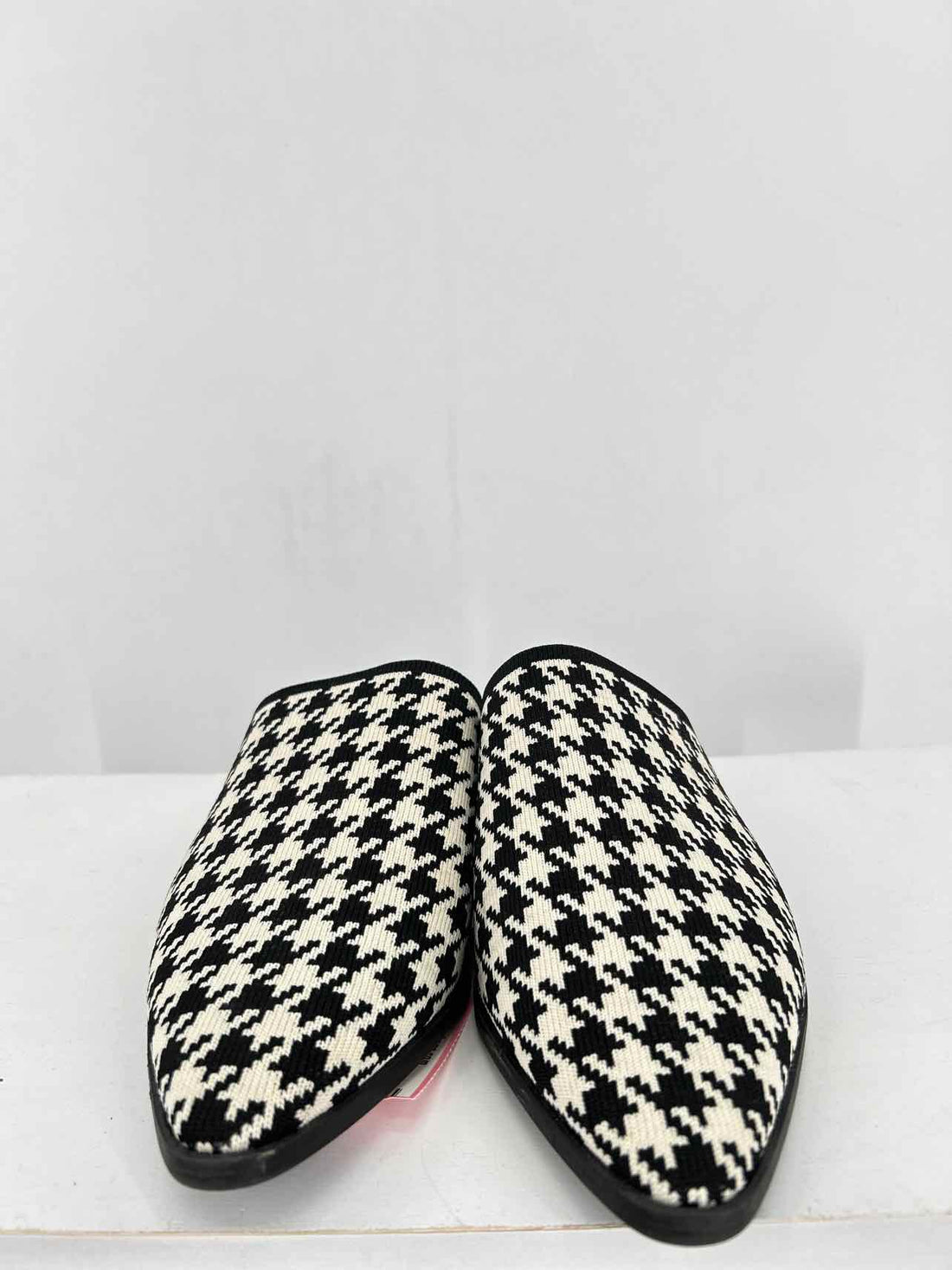 Steven Women Size 7.5 Houndstooth Mules