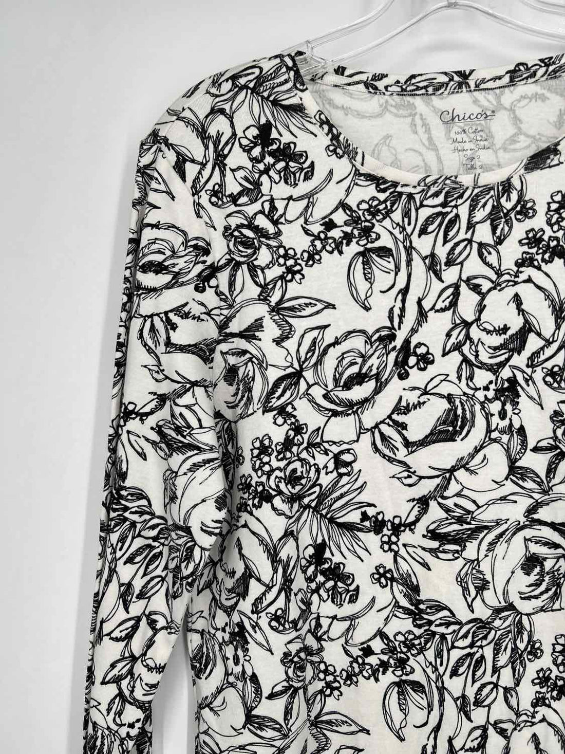 Chicos NWT Size 2 Black & White Print Long Sleeve