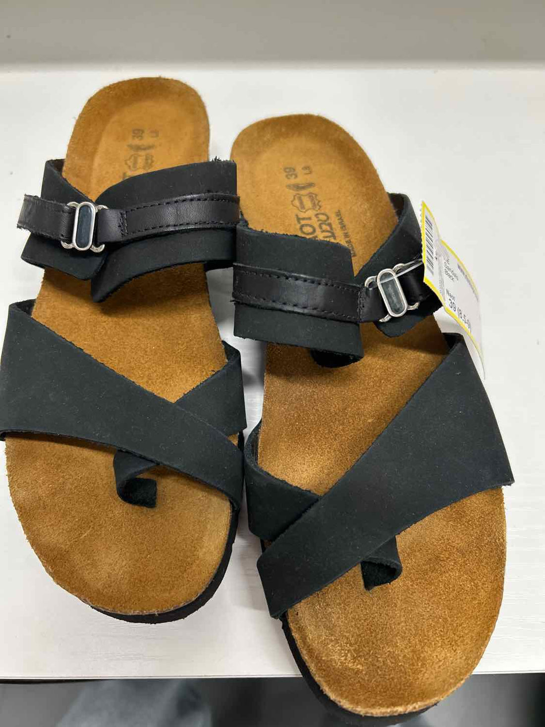 Naot Women Size 39 (8.5-9) Black Sandals