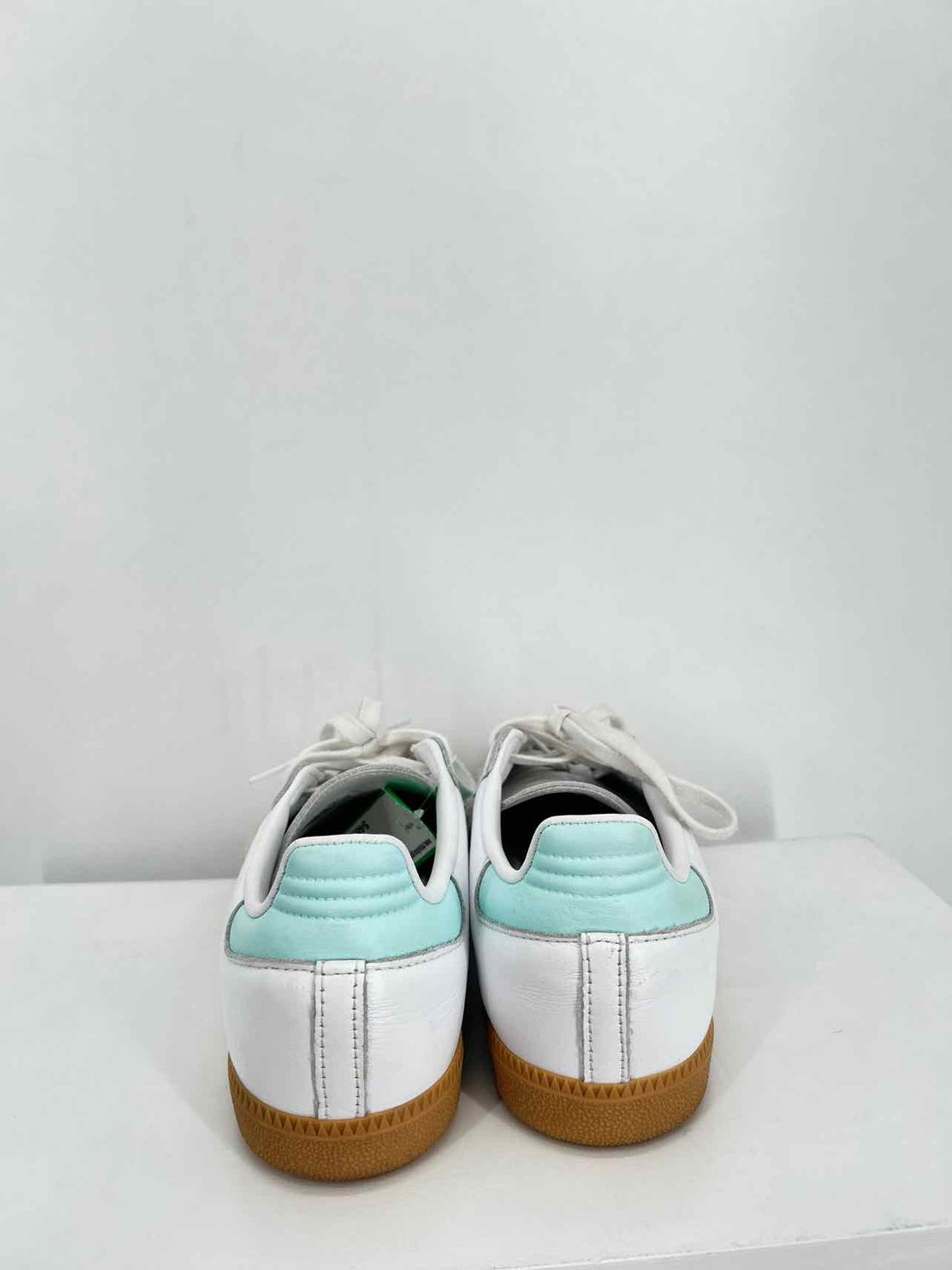 Adidas Women Size 6 White & Light Blue Sneakers