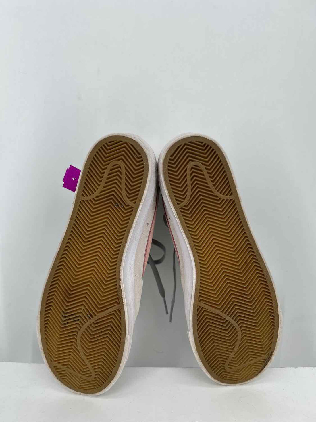 Nike Women Size 7.5 Gray & Pink Sneakers
