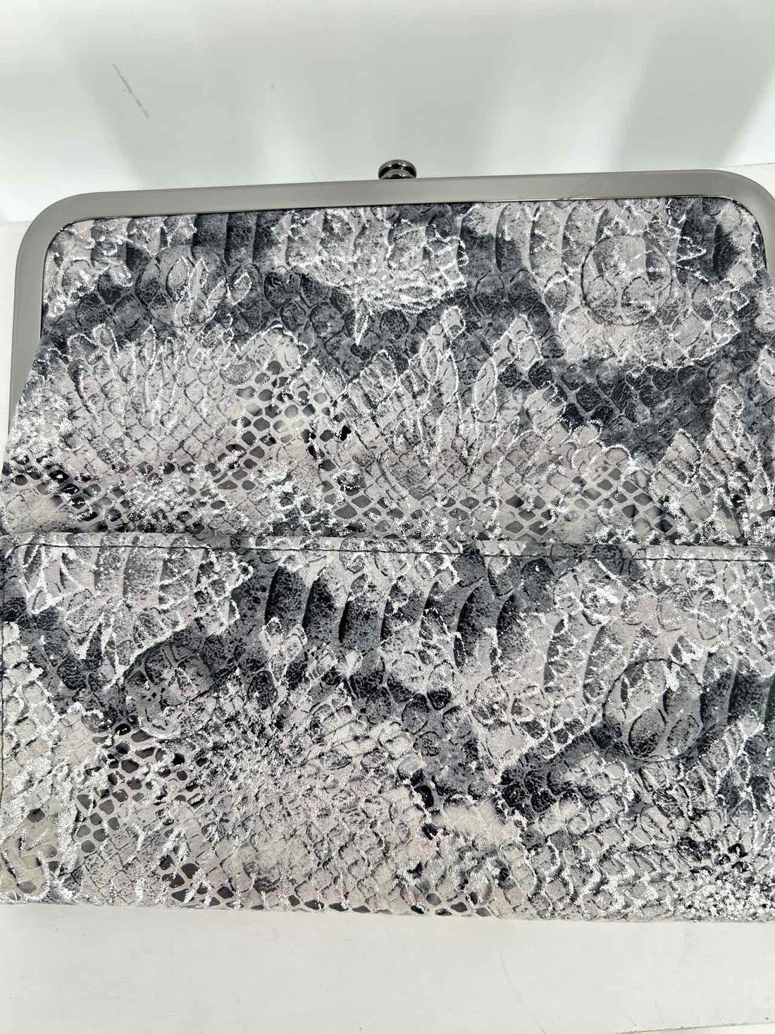 Hobo Silver Print Suede Pre Owned Wallet