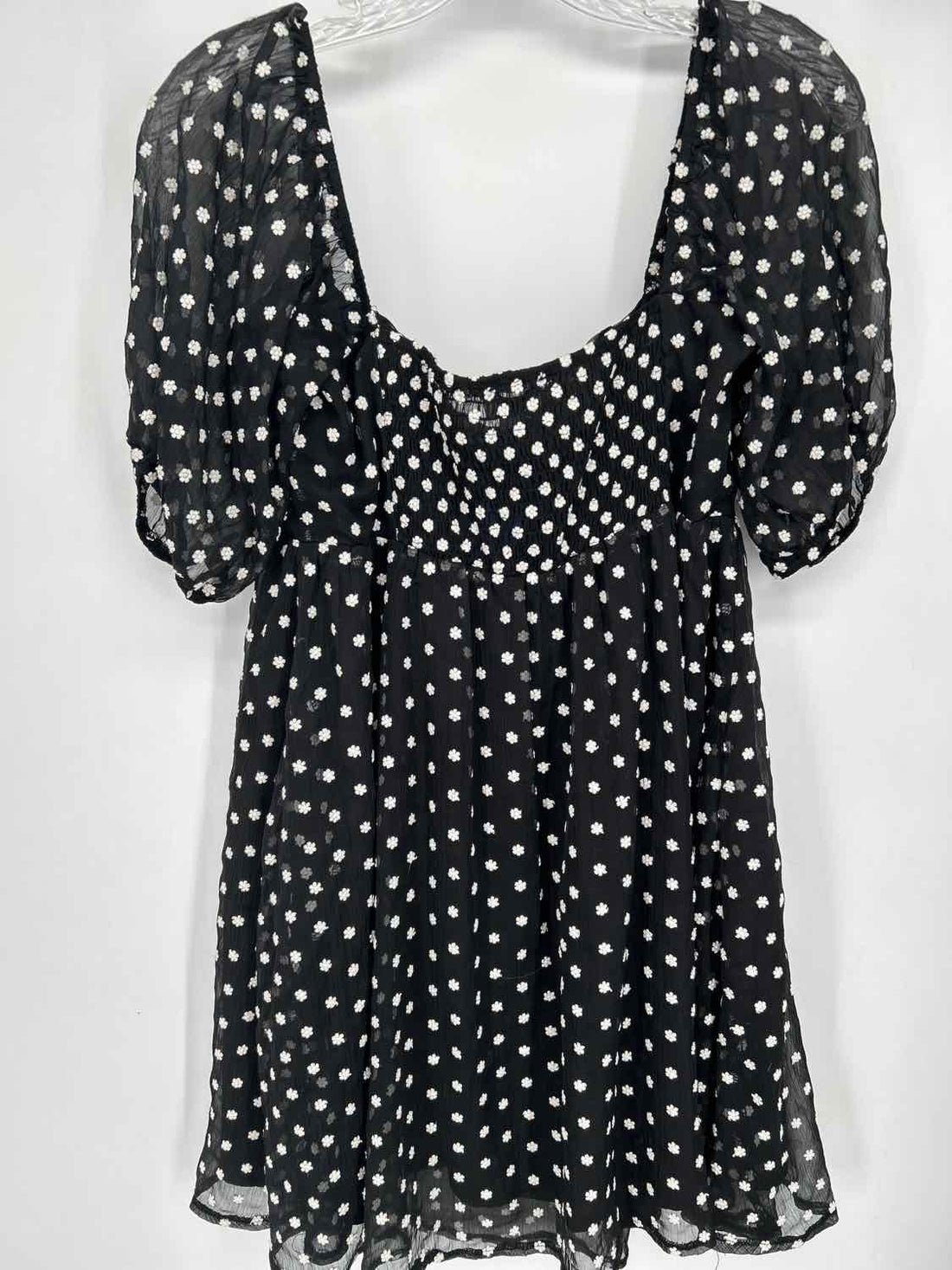 Lucy Paris Size M Black & White Floral Embroidered Short Sleeve Dress