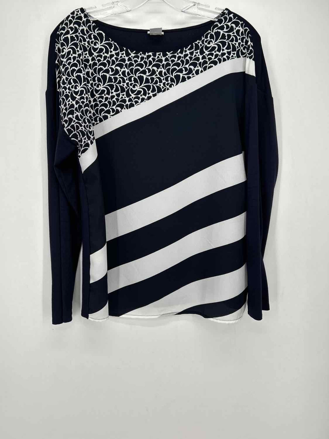 Chicos Size 1 (8) Navy Print Long Sleeve