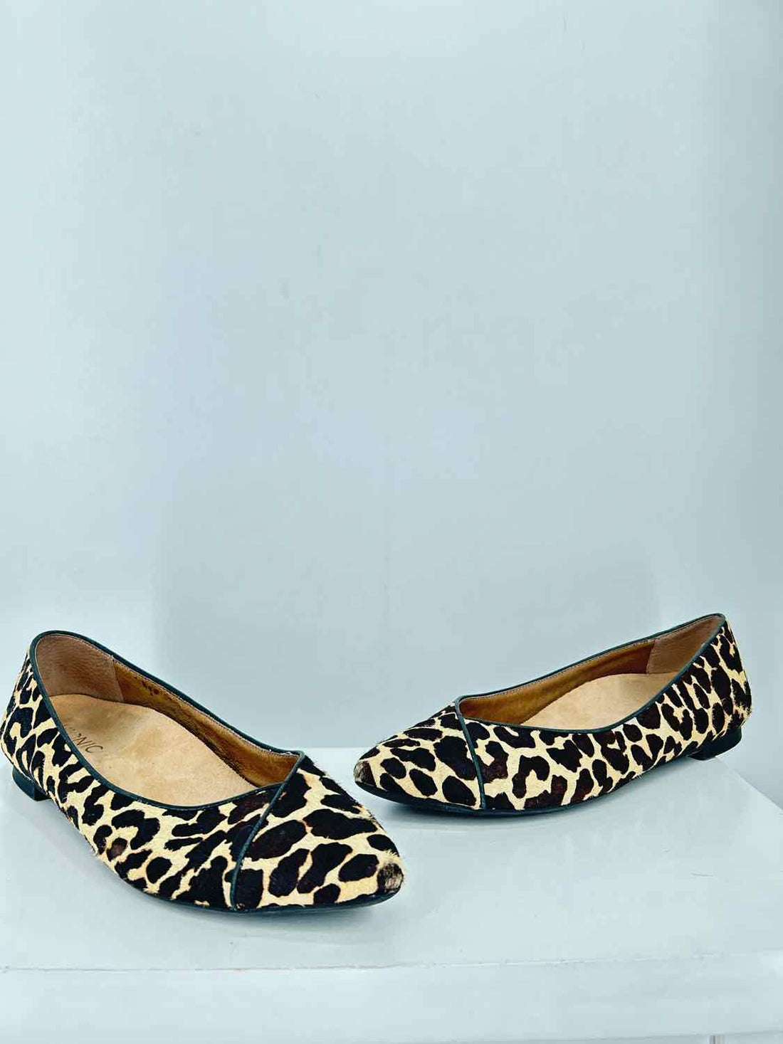 Vionic Women Size 8.5 Leopard Flats