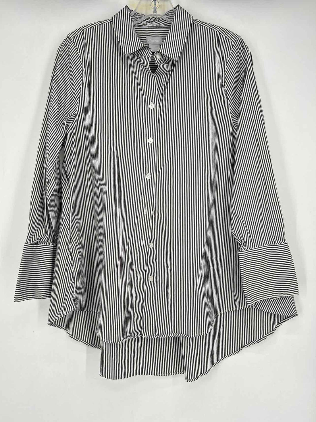 Chicos Size 1 (8) Black & White Striped Long Sleeve
