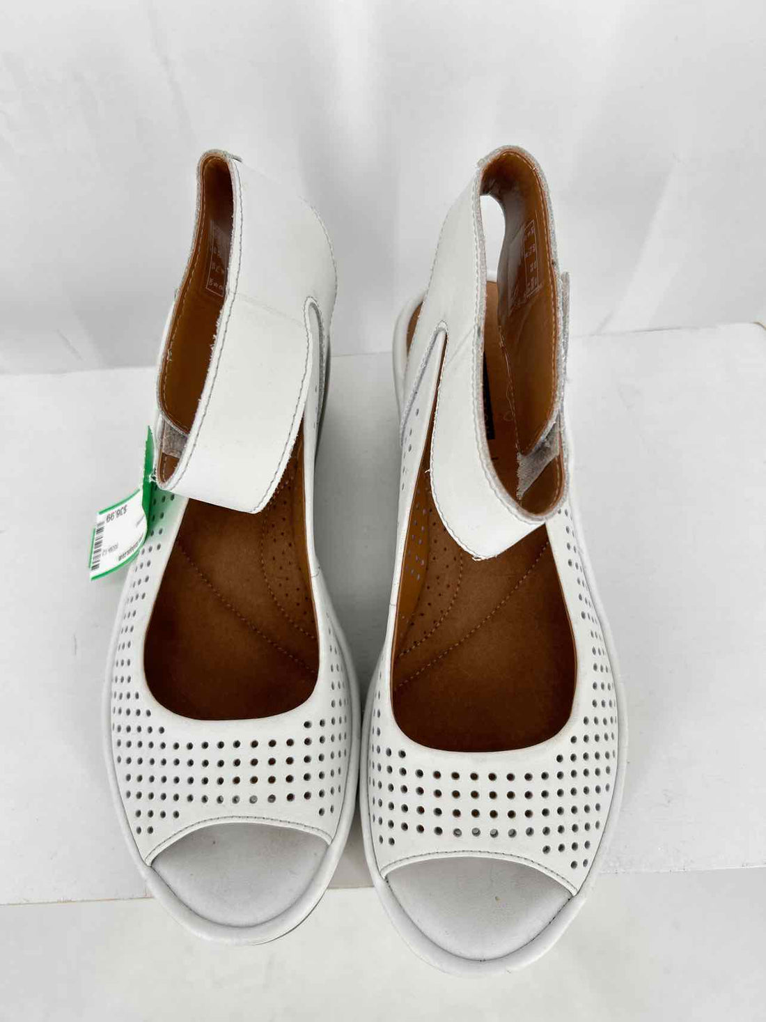 Clarks Women Size 7.5 Off White Perforated Wedges