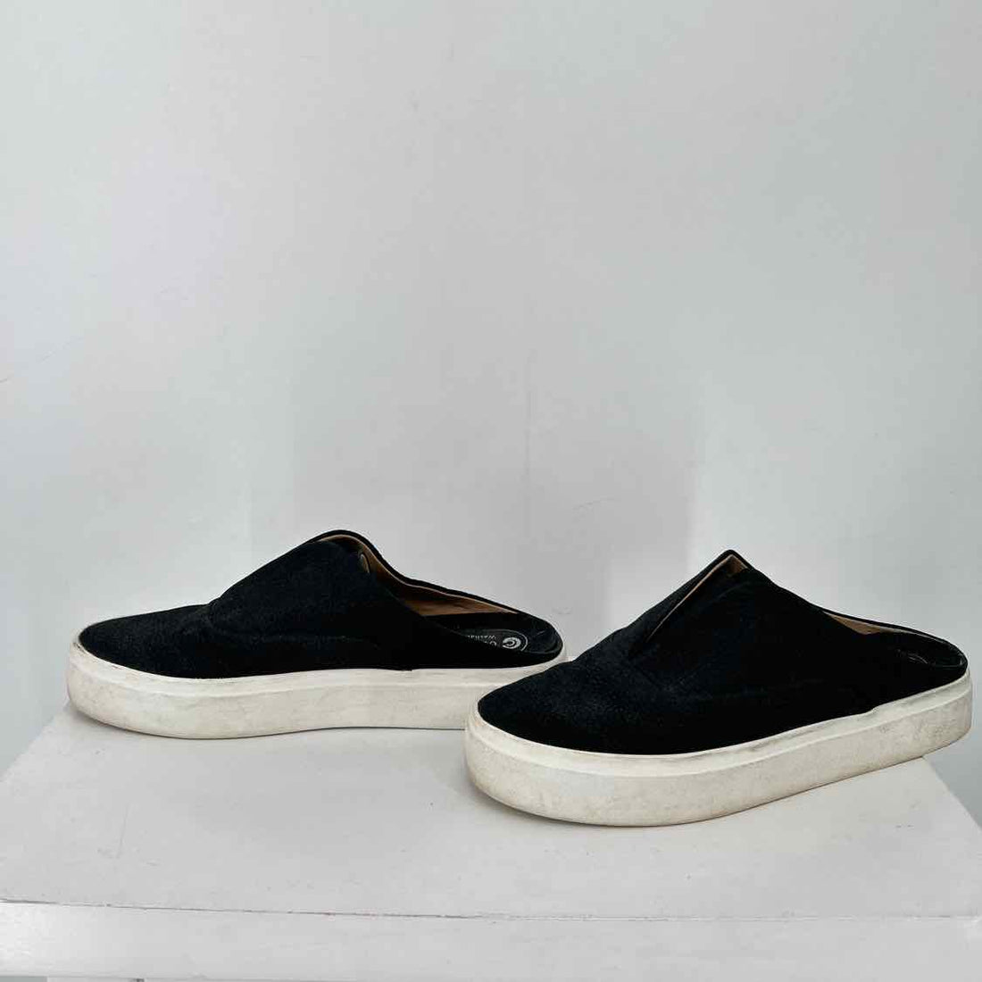 Corso Como Women Size 7.5 Black Pre Owned Leather Mules