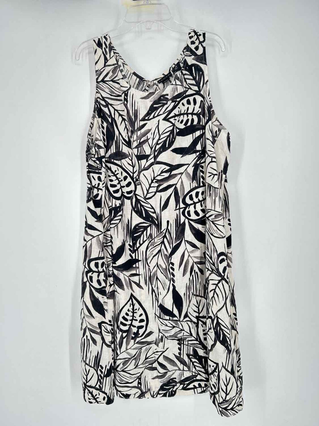 Tahari Size 1X White & Black Floral Linen 100% Sleeveless Dress