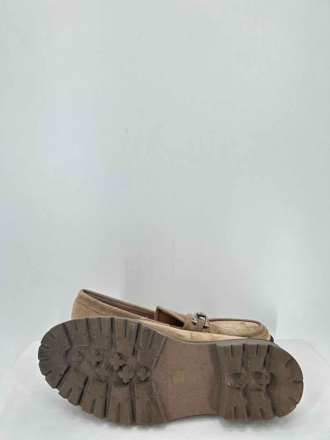 Journee Collection Women Size 9.5 Tan Loafers