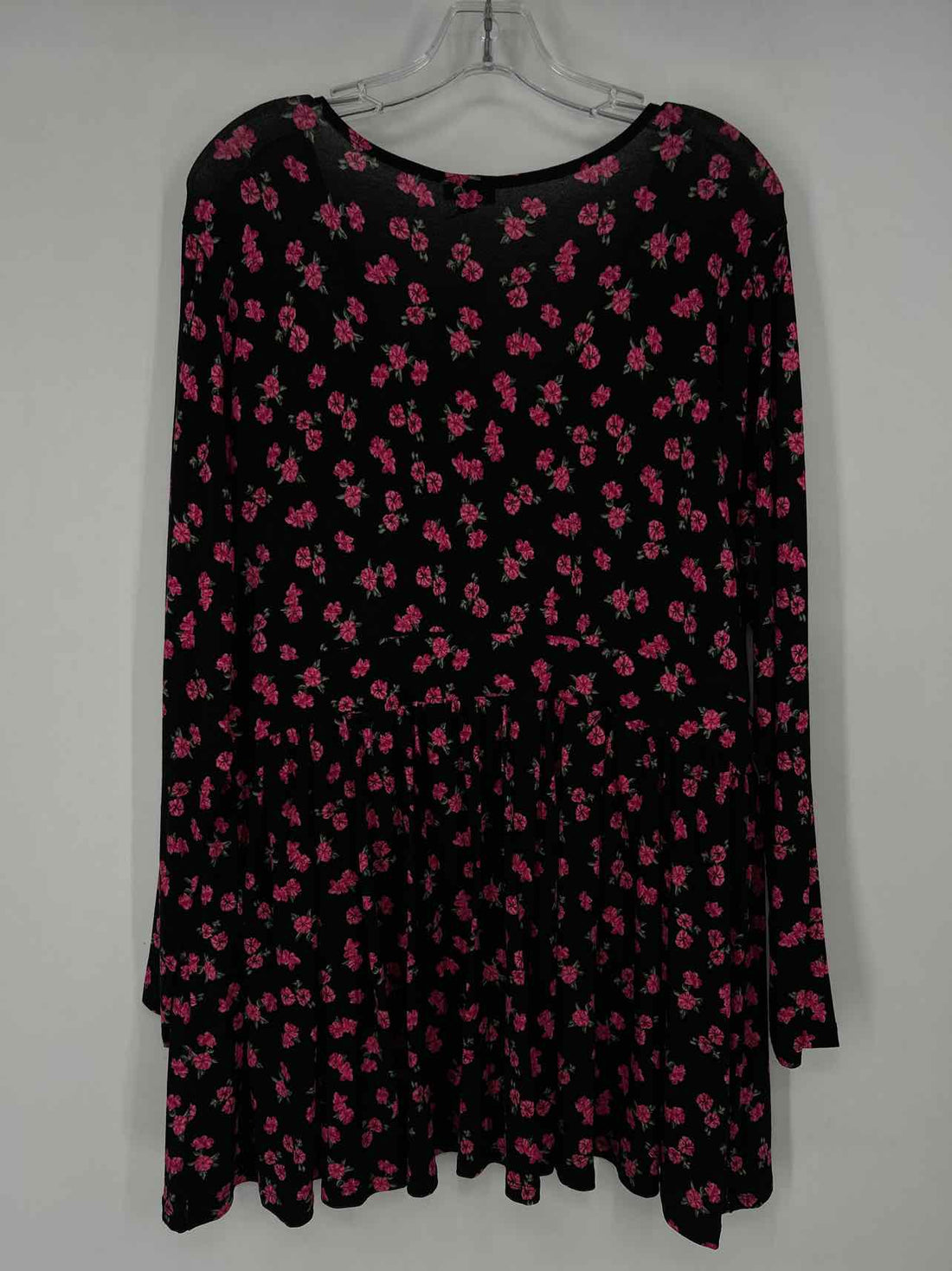 Torrid Size 2X Black & Pink Floral NWT Top/Blouse