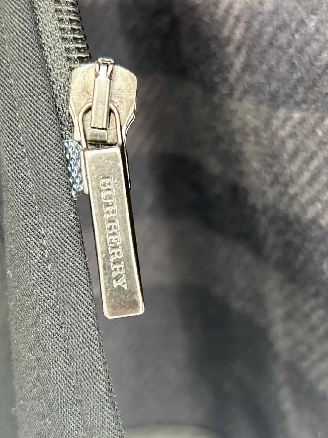 Burberry Men's Size L Black Trenchcoat