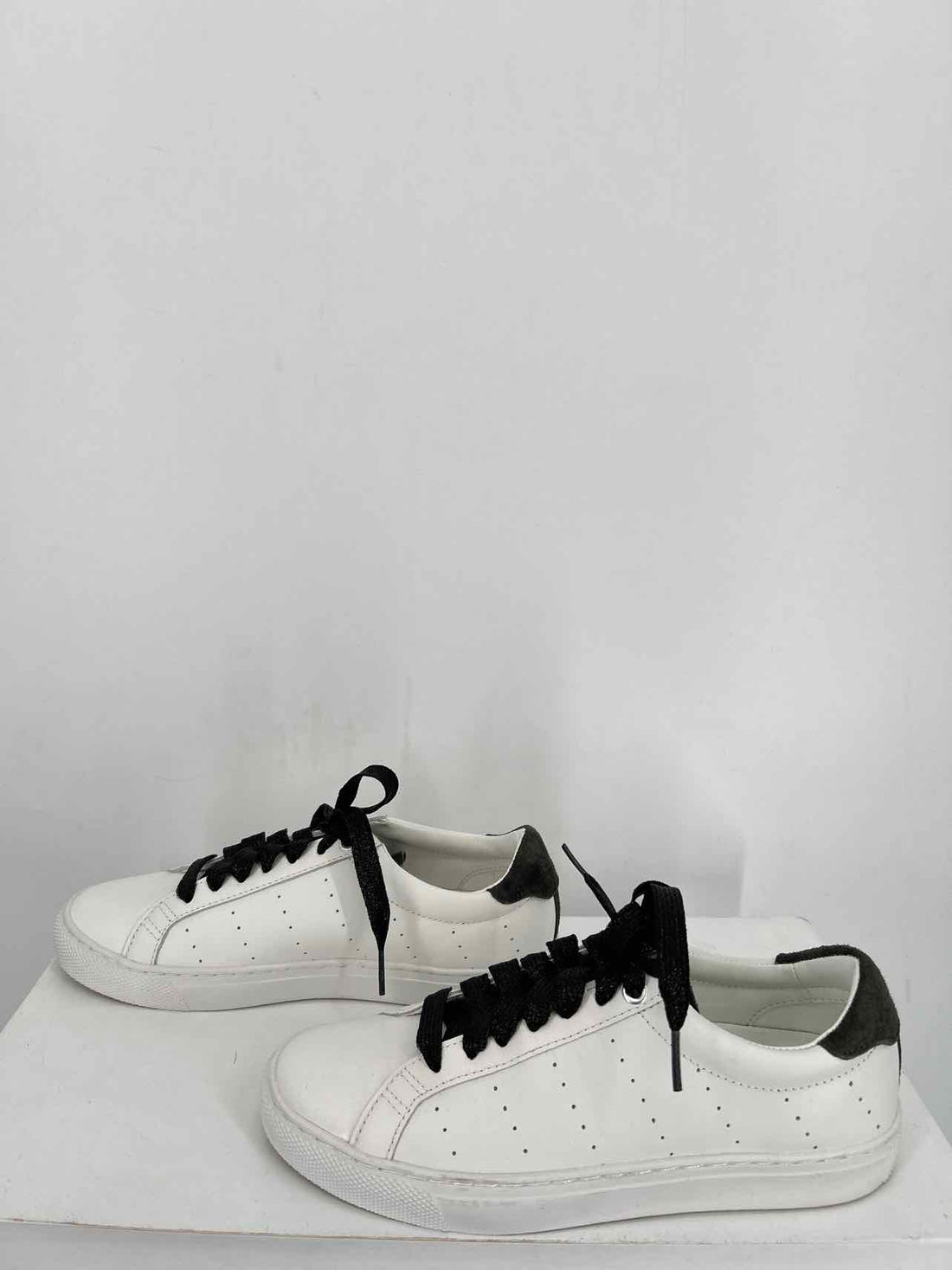 J Crew Women Size 7 White Sneakers