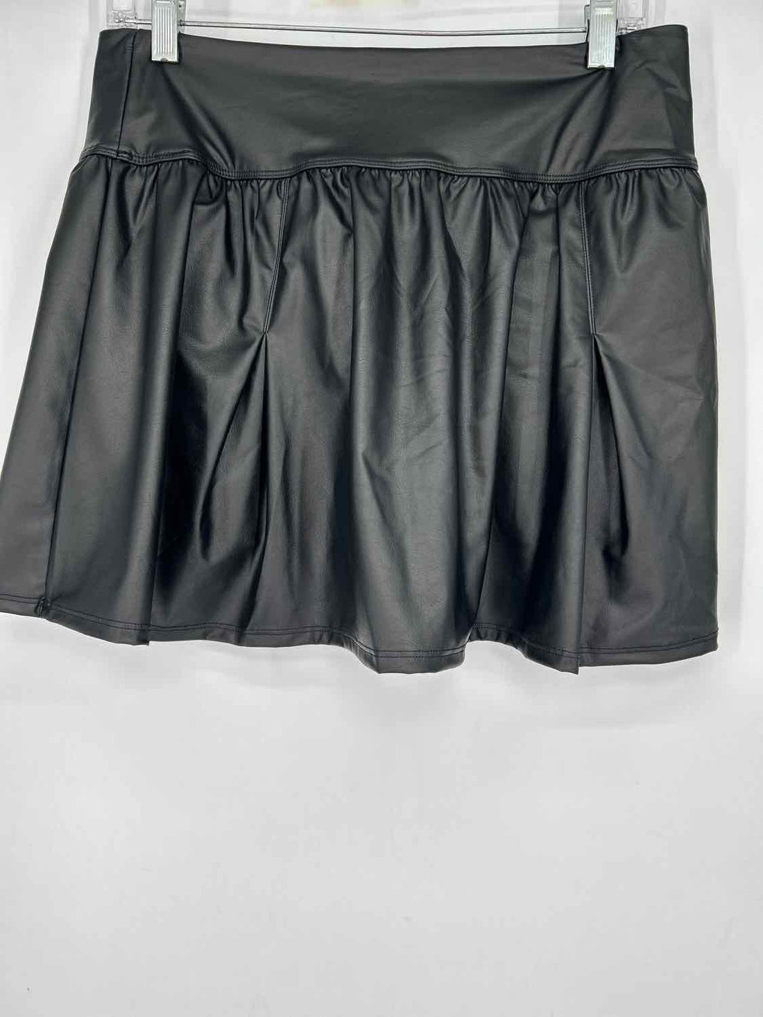 Offline By Aerie Size L Black Faux Leather Skort