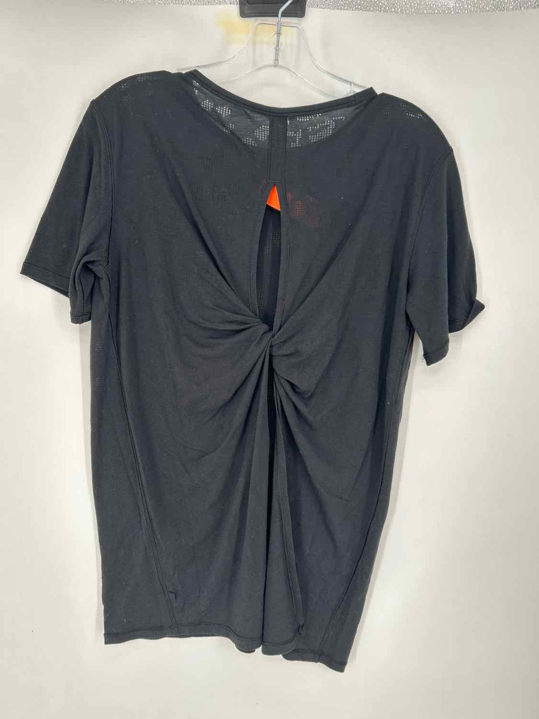 Lululemon Size 4 Black Short Sleeve Active Tops