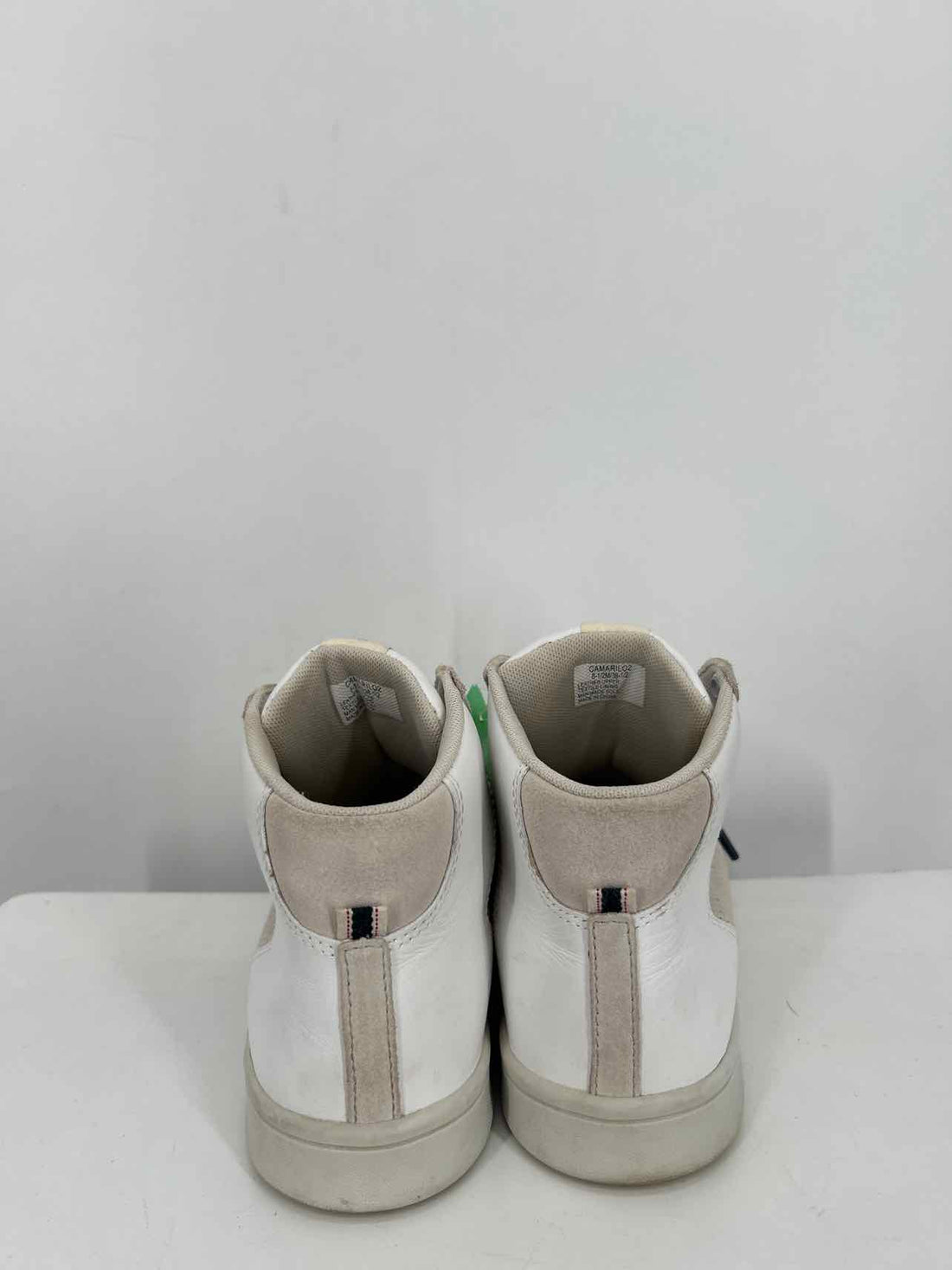 Ellen Degenres Women Size 8.5 White & Beige Sneakers