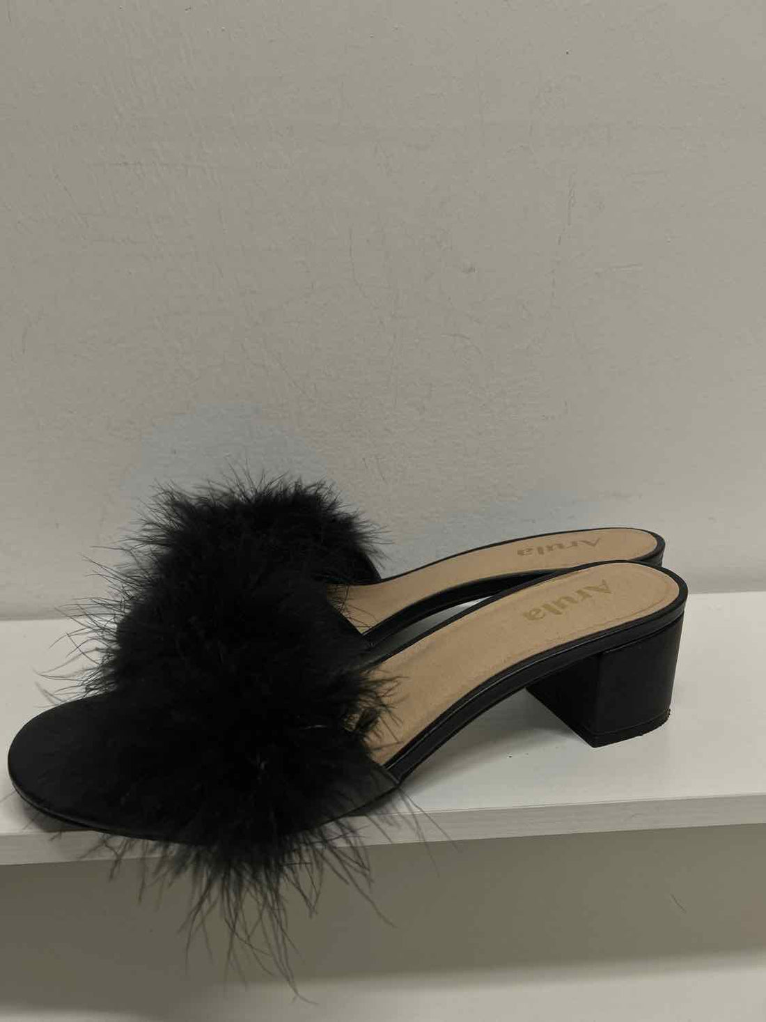 Arula Women Size 10 Black Heels