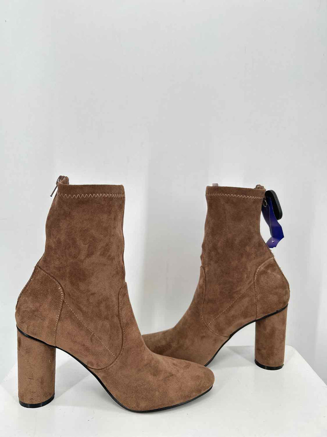 Bohme Women Size 8.5 Tan Suede Ankle Boot