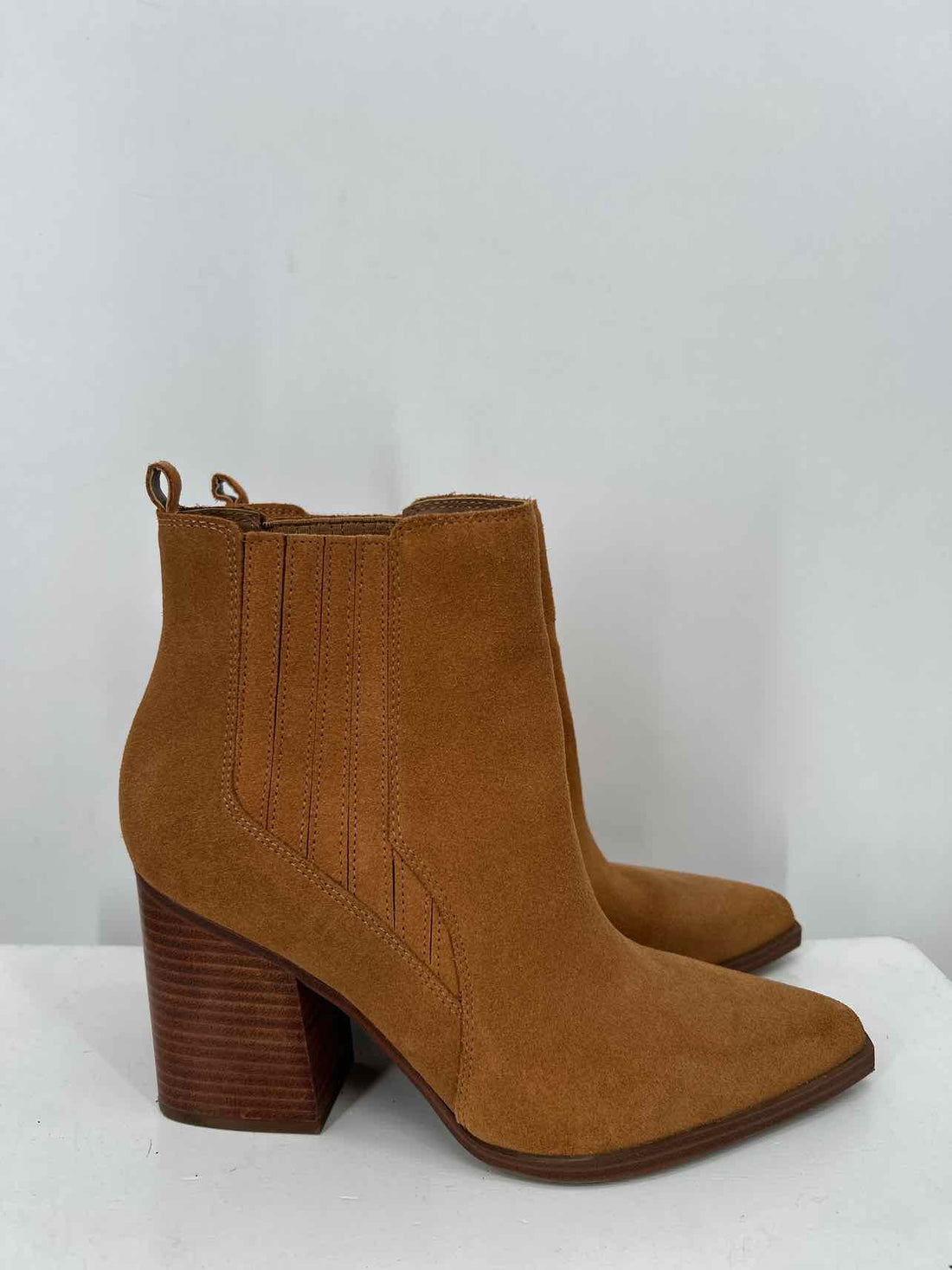 Marc Fisher Women Size 9 Camel Chelsea Boot