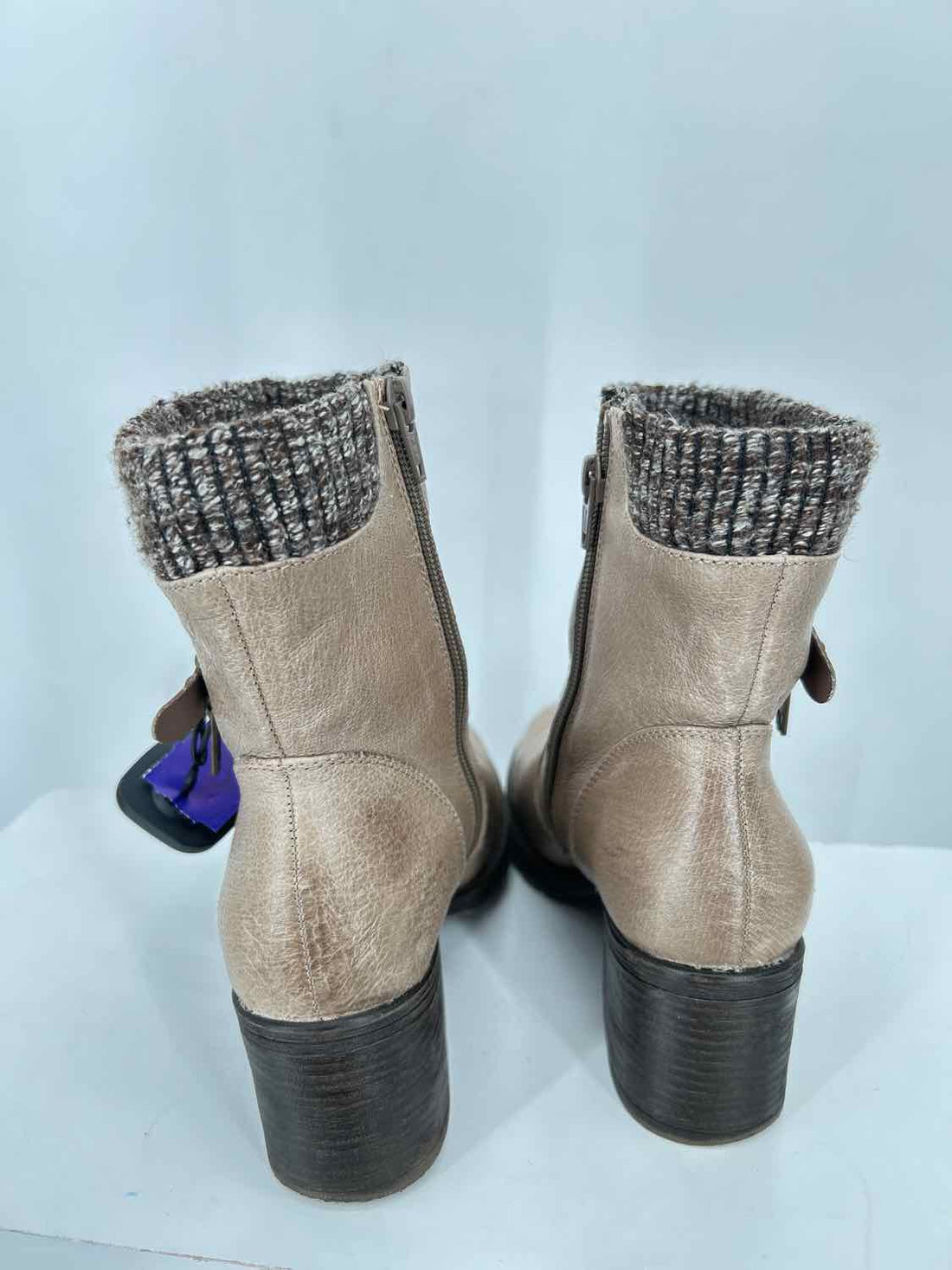 Baretraps Women Size 6.5 Taupe Combat Boot