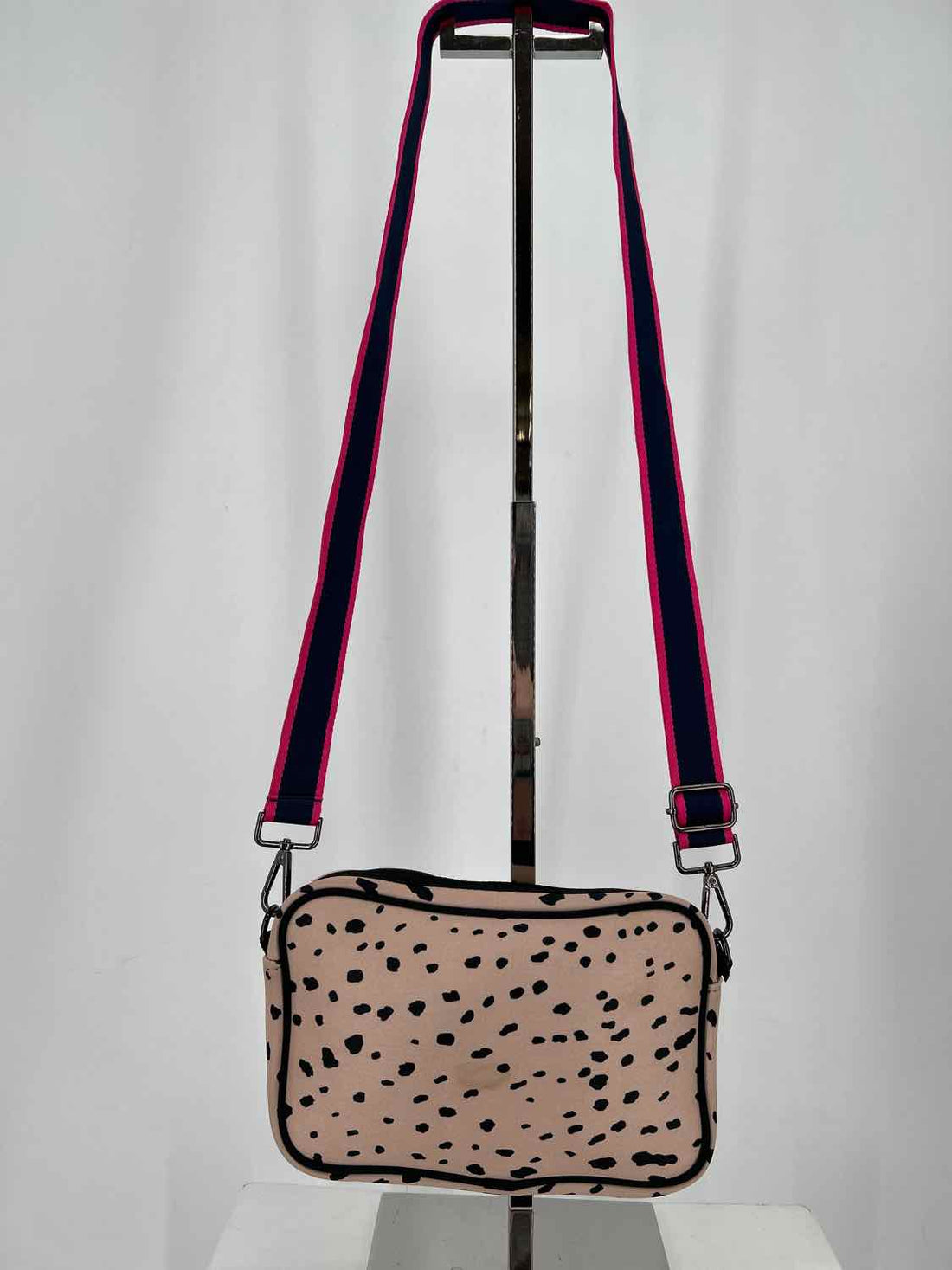 No Brand Name Tan & Black Neoprene Crossbody