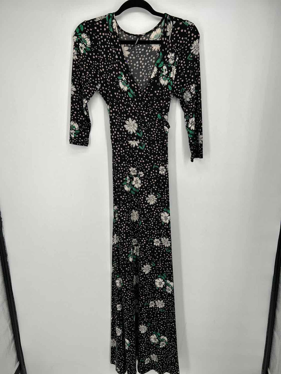 Janette John 3:16 Size M Black Floral Long Sleeve Maxi