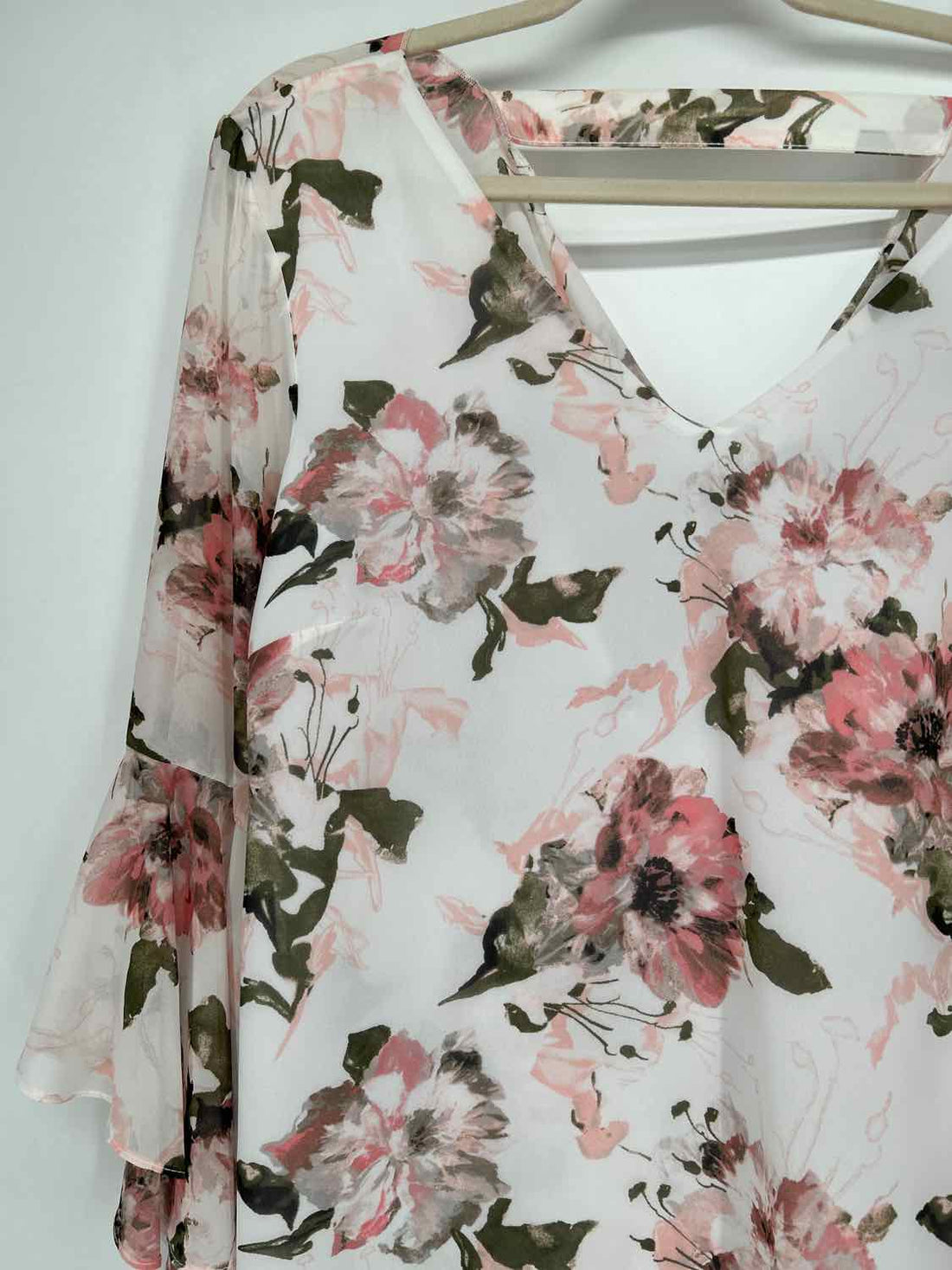 Frank Lyman Size 10 White Floral Long Sleeve