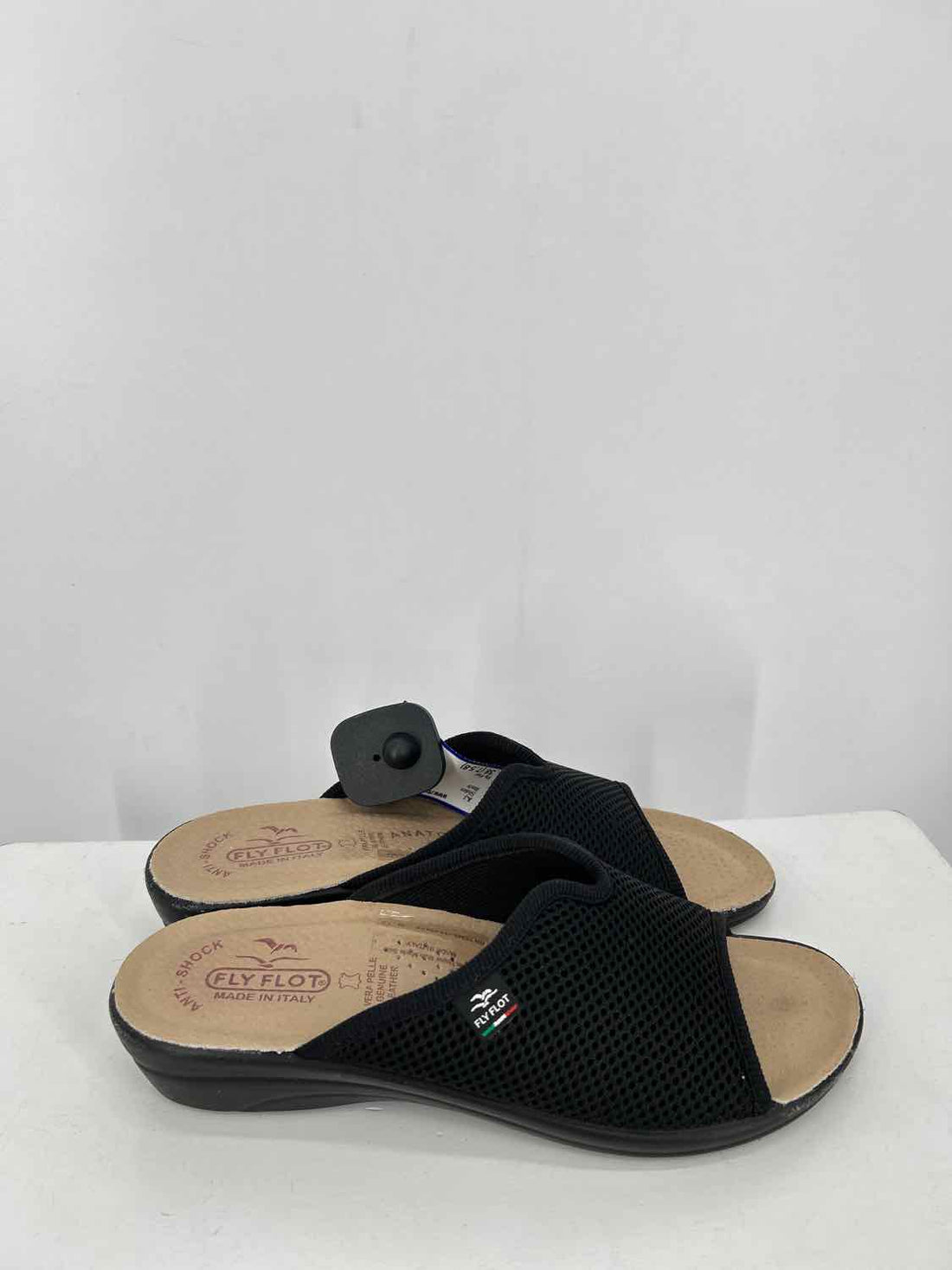 Fly Flot Women Size 38 (7.5-8) Black Slides