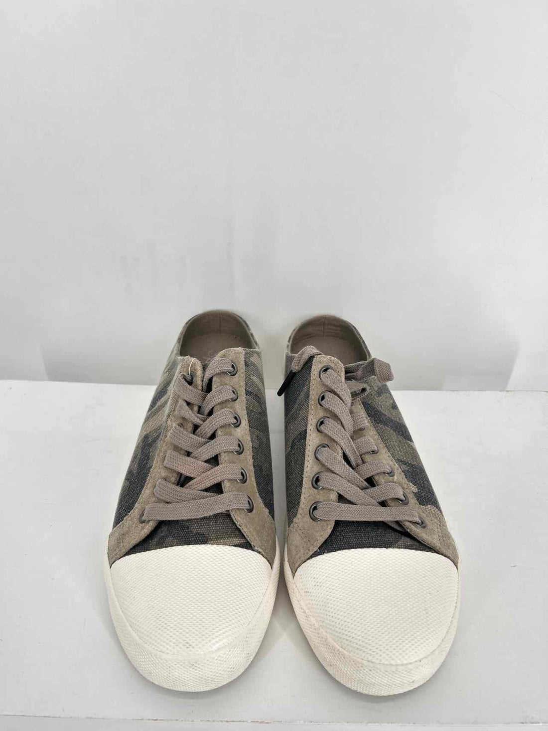 Splendid Women Size 7.5 Camo Sneakers