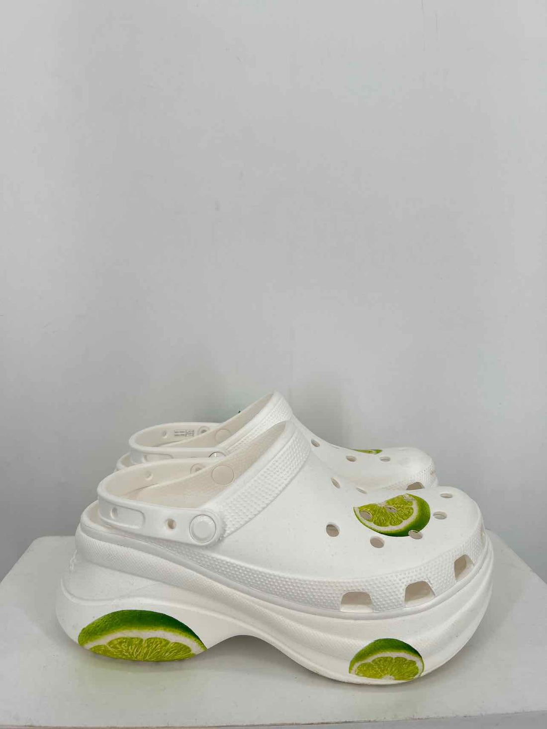 Crocs Women Size 10 White Print Clogs