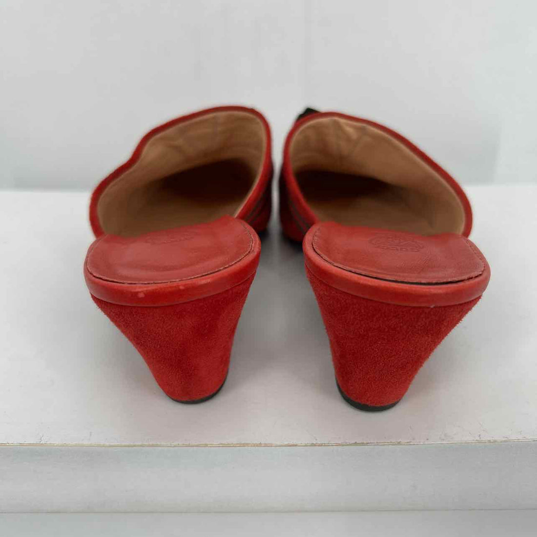 Gucci Women Size 40 Red Vintage Suede LUXURY