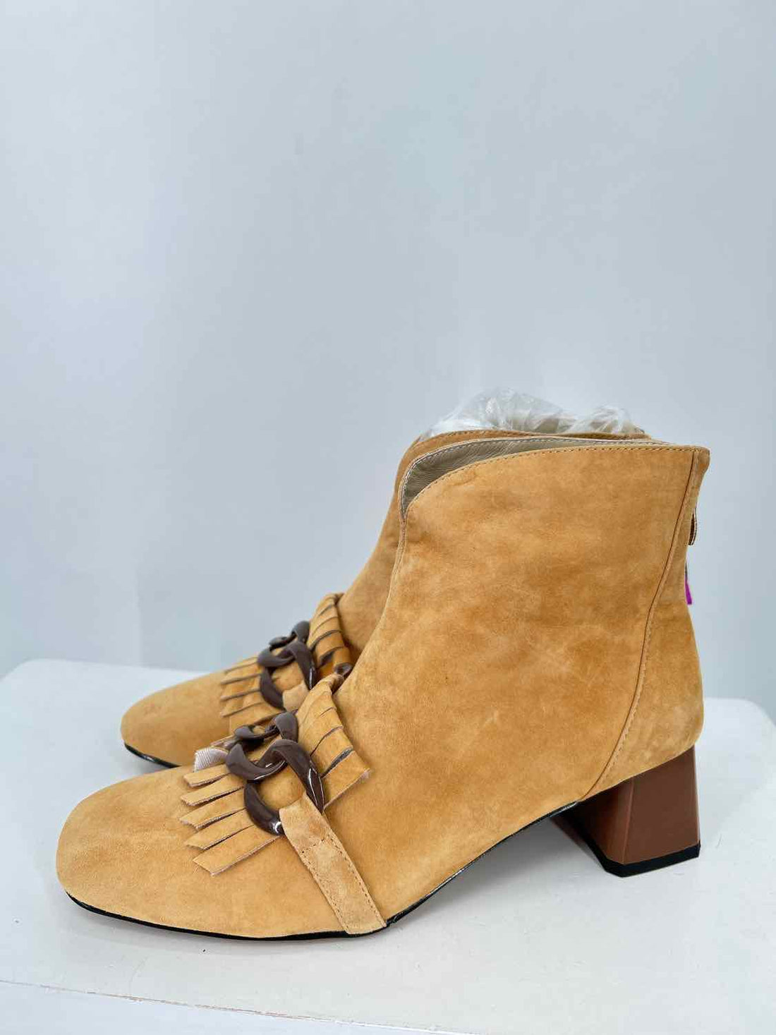 Women Size 6.5 Tan Genuine Leather Ankle Boot