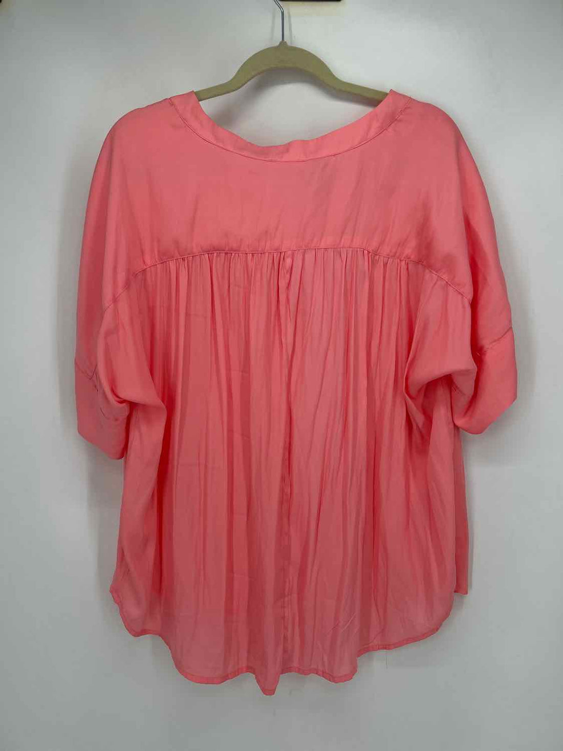 Kori Size L Coral NWT Short Sleeve
