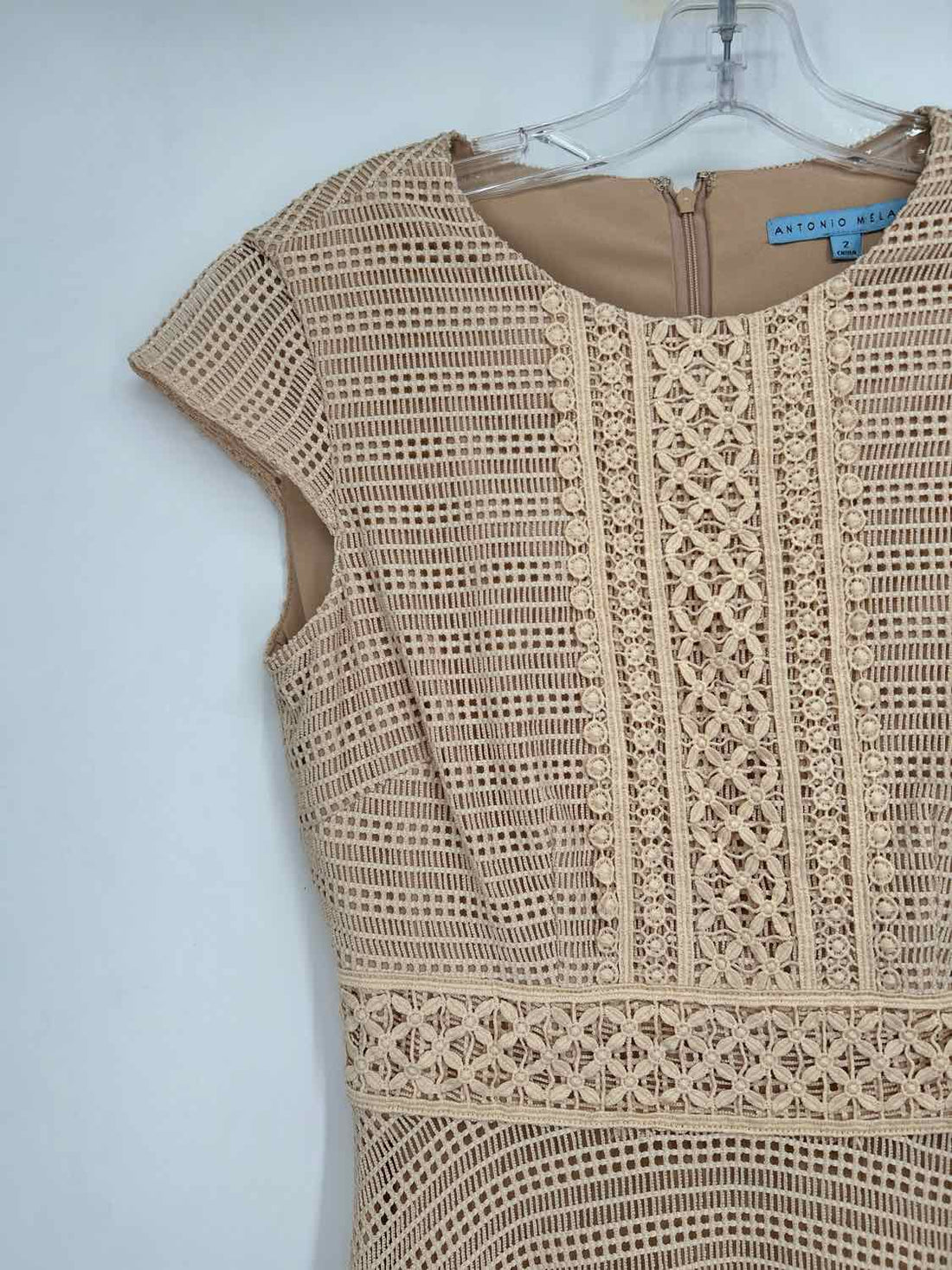 Antonio Melani Size 2 Beige Short Sleeve Dress